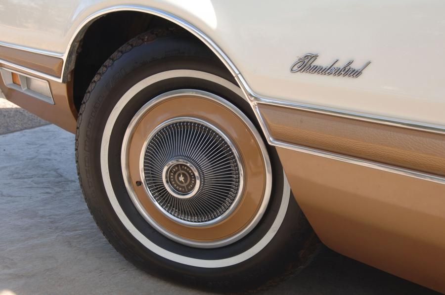  Ford Thunderbird 1974 года  (фото 2 из 7)